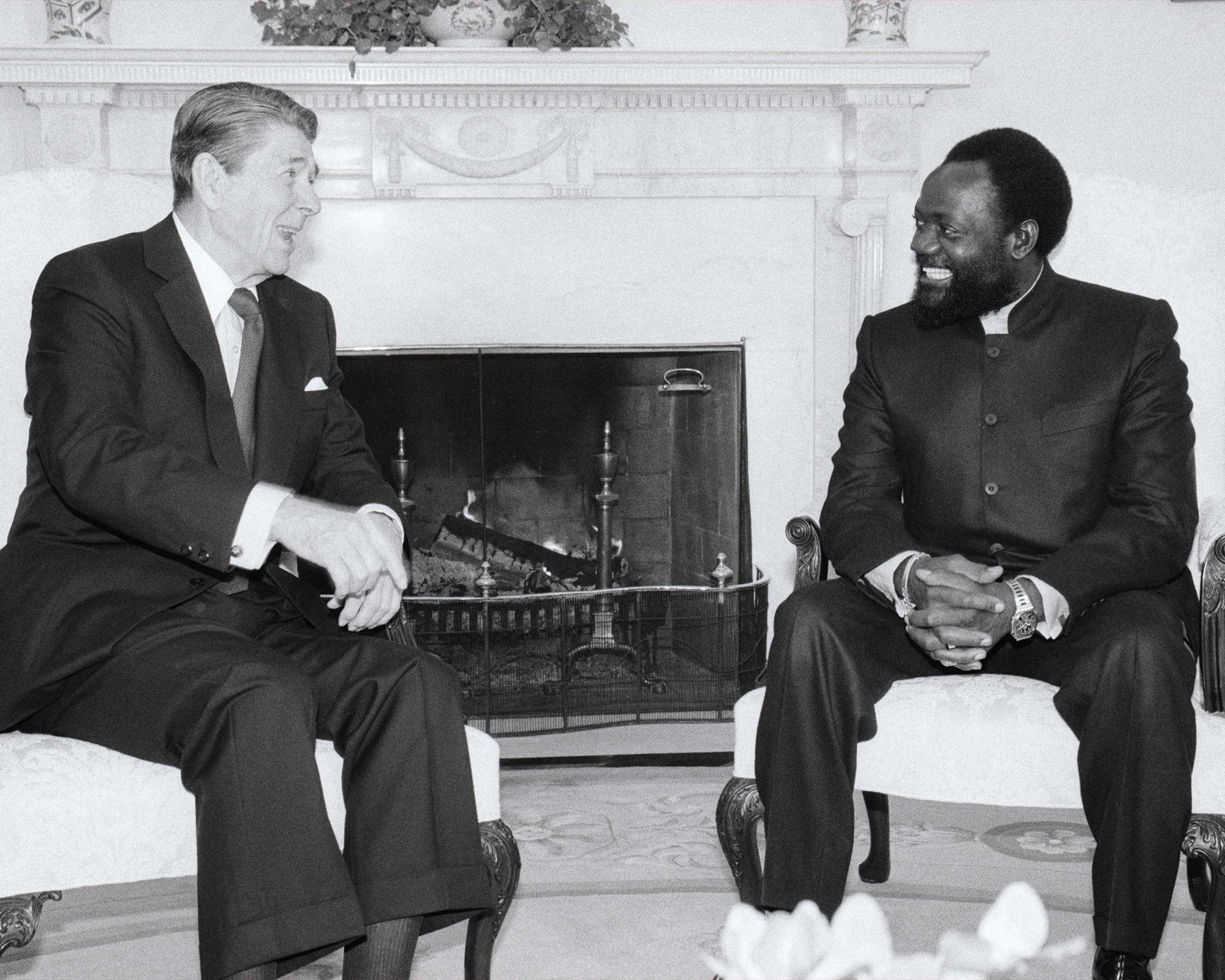 A photo showing anti-communist Angolan guerrilla leader Jonas Savimbi meeting with President Ronald Reagan in the Oval Office in Washington, D.C. on January 30, 1986.