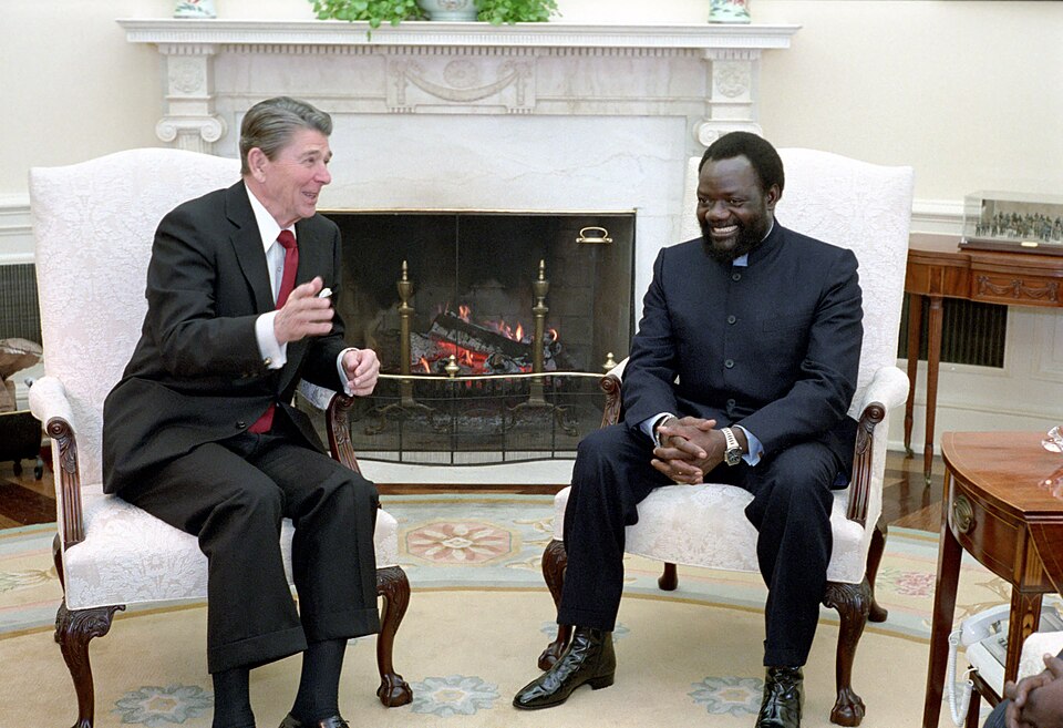 Anti-communist Angolan guerrilla leader Jonas Savimbi meets with President Ronald Reagan in the Oval Office in Washington, D.C.
